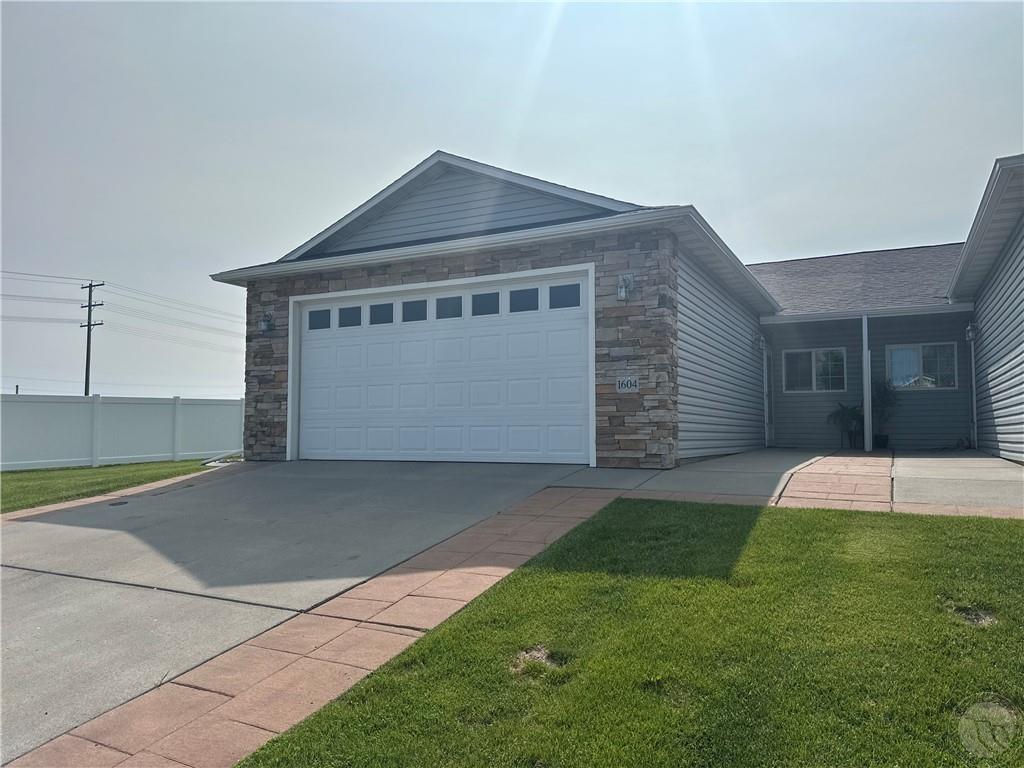 1604 Picador Place Property Photo 1