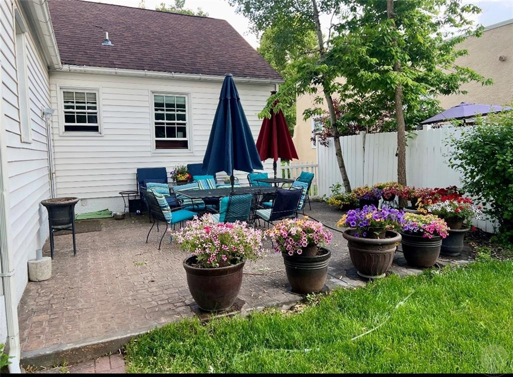 107 Avenue C Property Photo 28