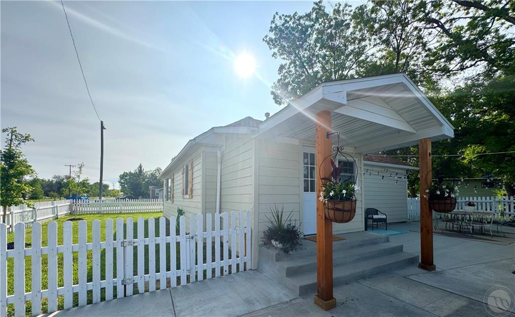 101 N Park Street Property Photo 1