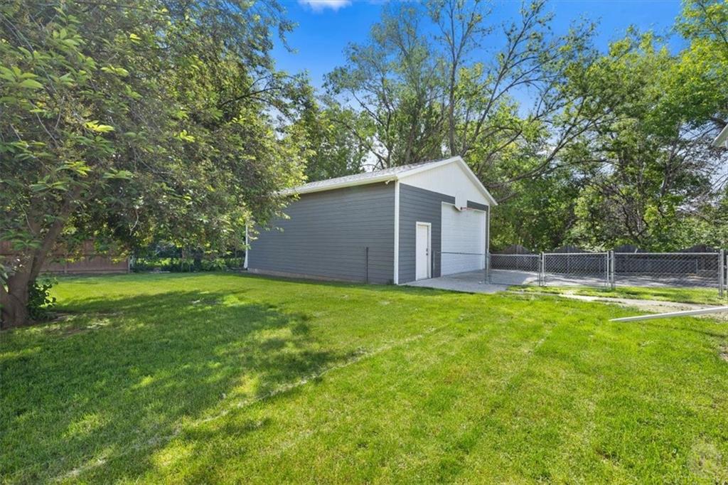 2707 Louise Lane Property Photo 7