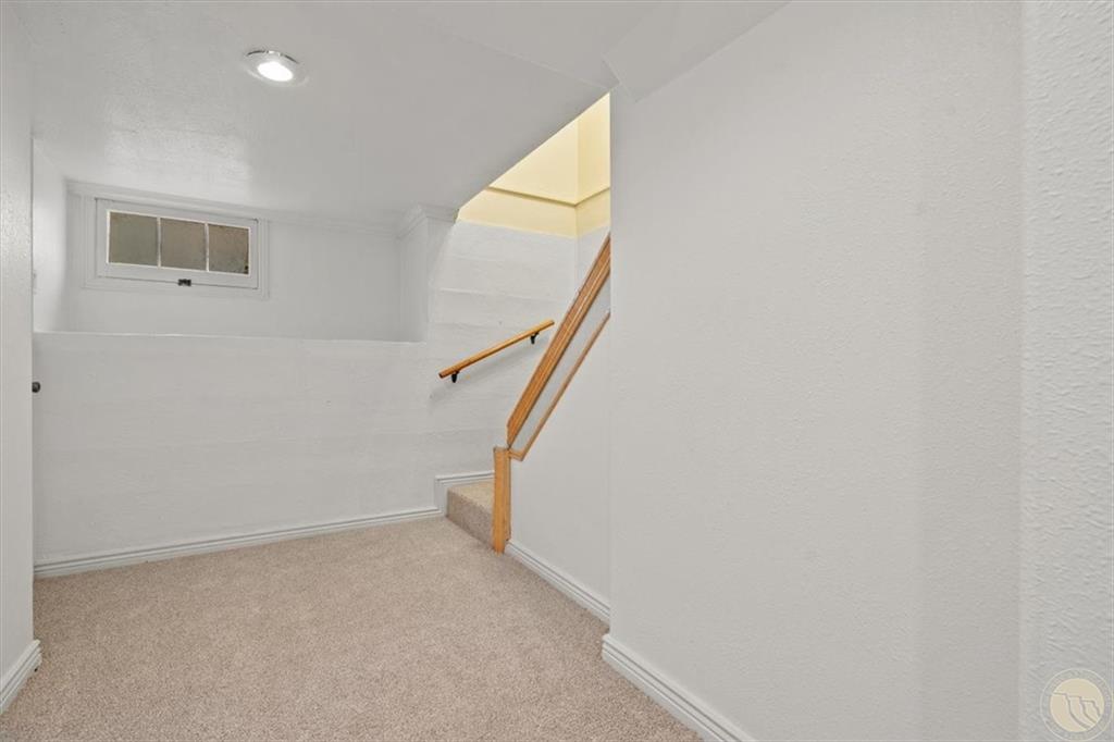 305 E 5th Street Property Photo 20