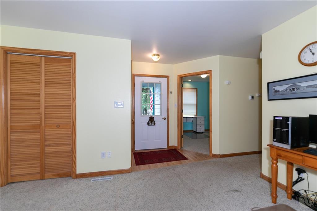 10 Elizabeth Ave Property Photo 4