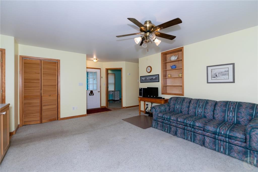 10 Elizabeth Ave Property Photo 5
