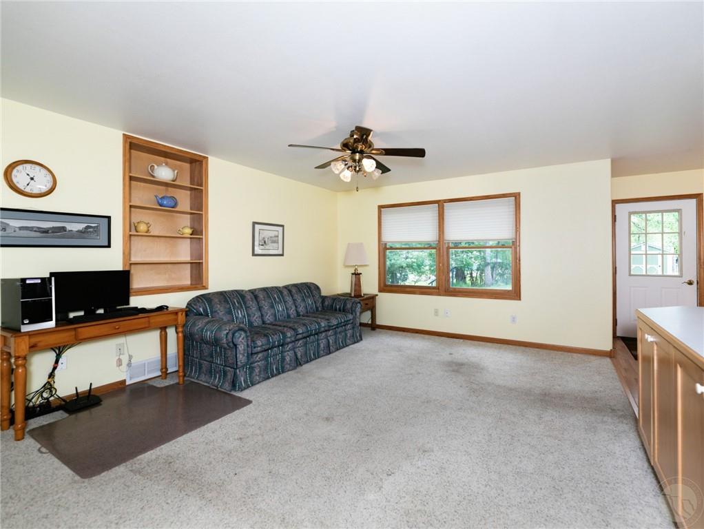 10 Elizabeth Ave Property Photo 6