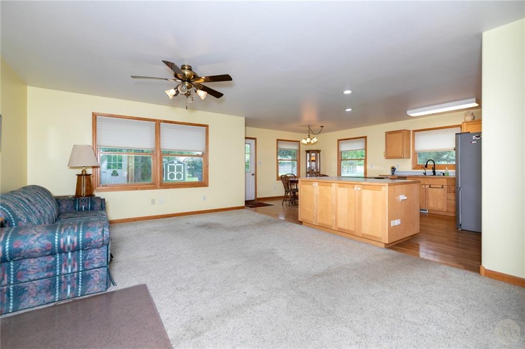 10 Elizabeth Ave Property Photo 7