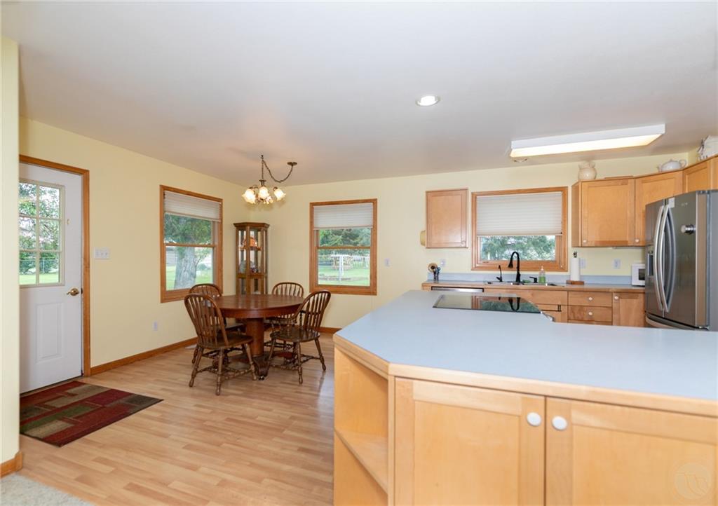 10 Elizabeth Ave Property Photo 9