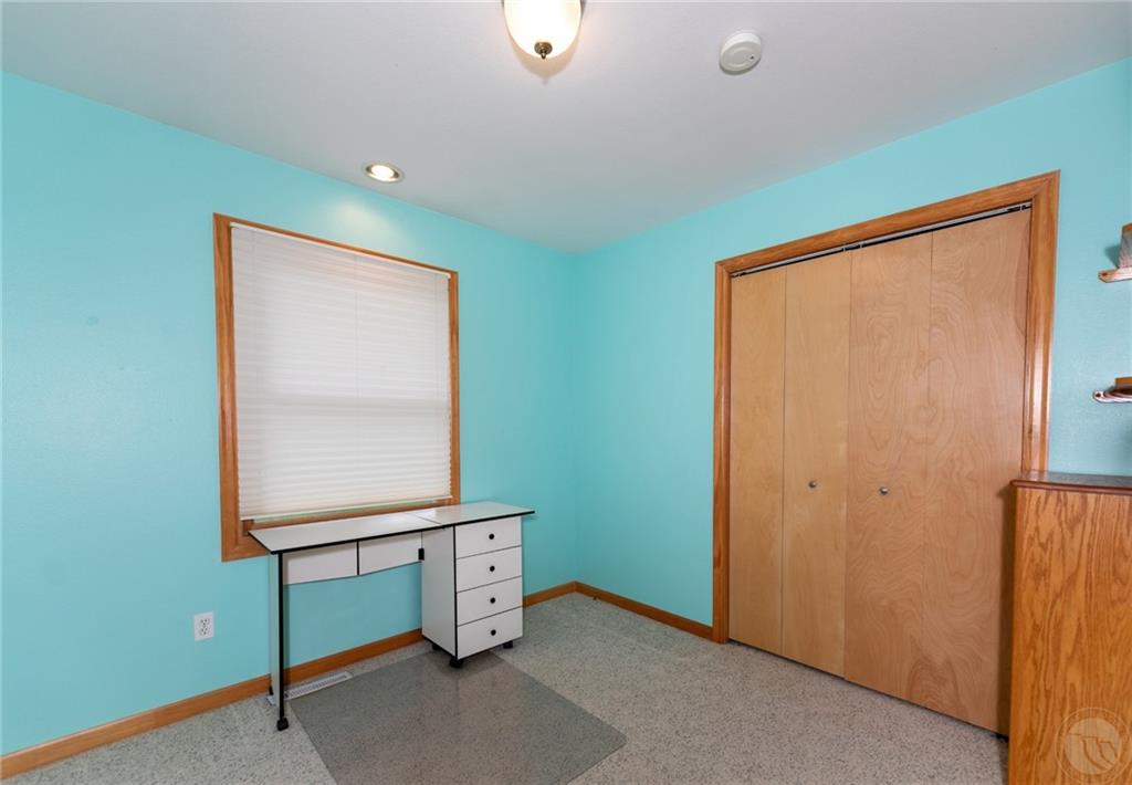 10 Elizabeth Ave Property Photo 17