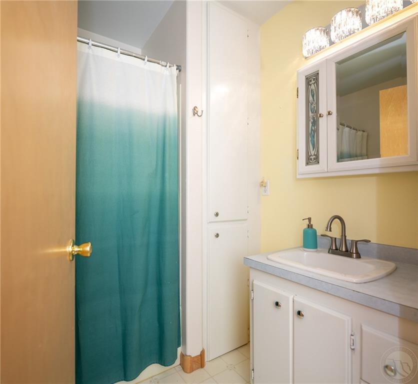 10 Elizabeth Ave Property Photo 19
