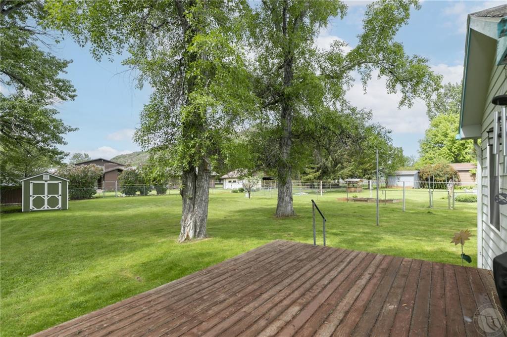 10 Elizabeth Ave Property Photo 30