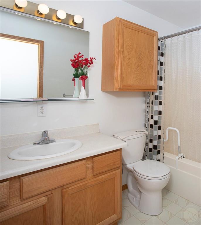 6639 Hackney Property Photo 4