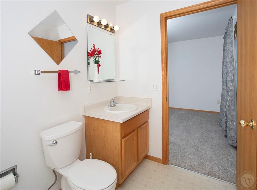 6639 Hackney Property Photo 8