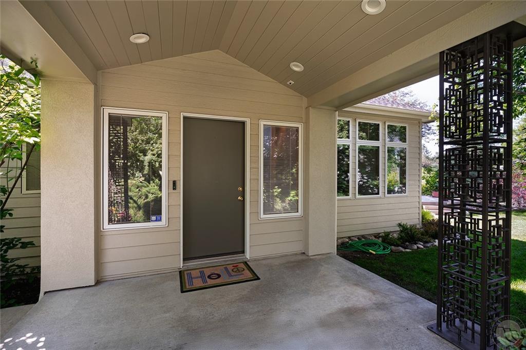 9 Stanford Ct Property Photo 2
