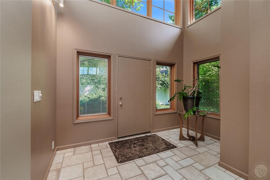 9 Stanford Ct Property Photo 3