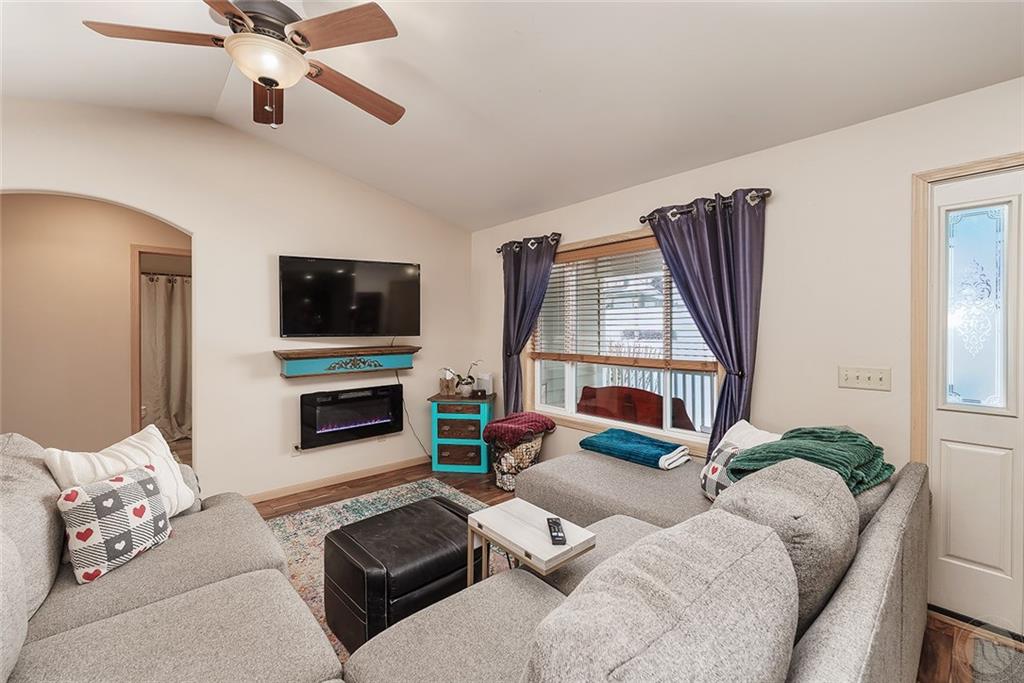 1191 Chipper Ln. Property Photo 5