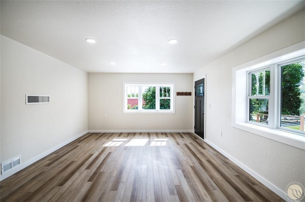 409 Word Ave N Property Photo 18
