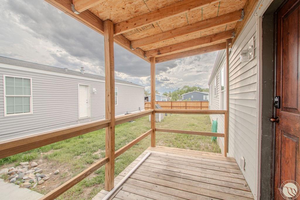 820 Piper Loop Property Photo 3