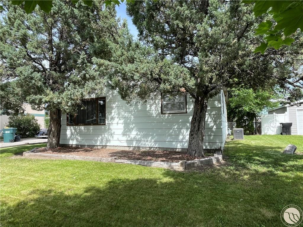 141 S 12th St W Property Photo 1