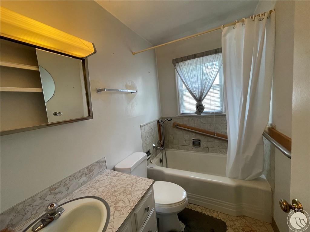 141 S 12th St W Property Photo 17