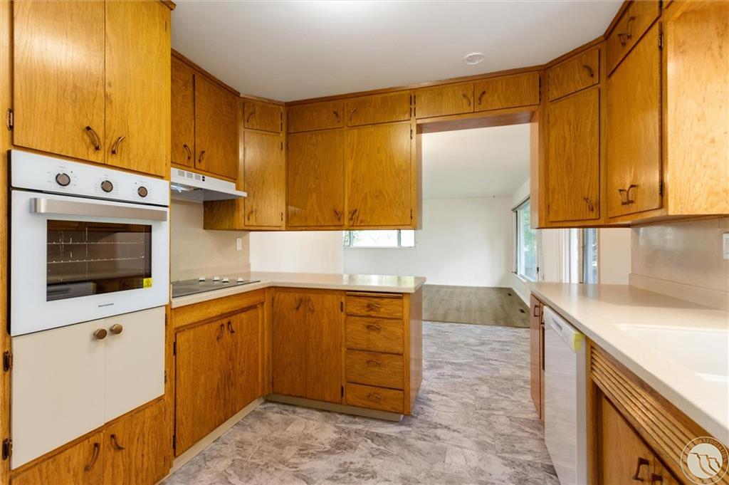 728 Avenue C Property Photo 8