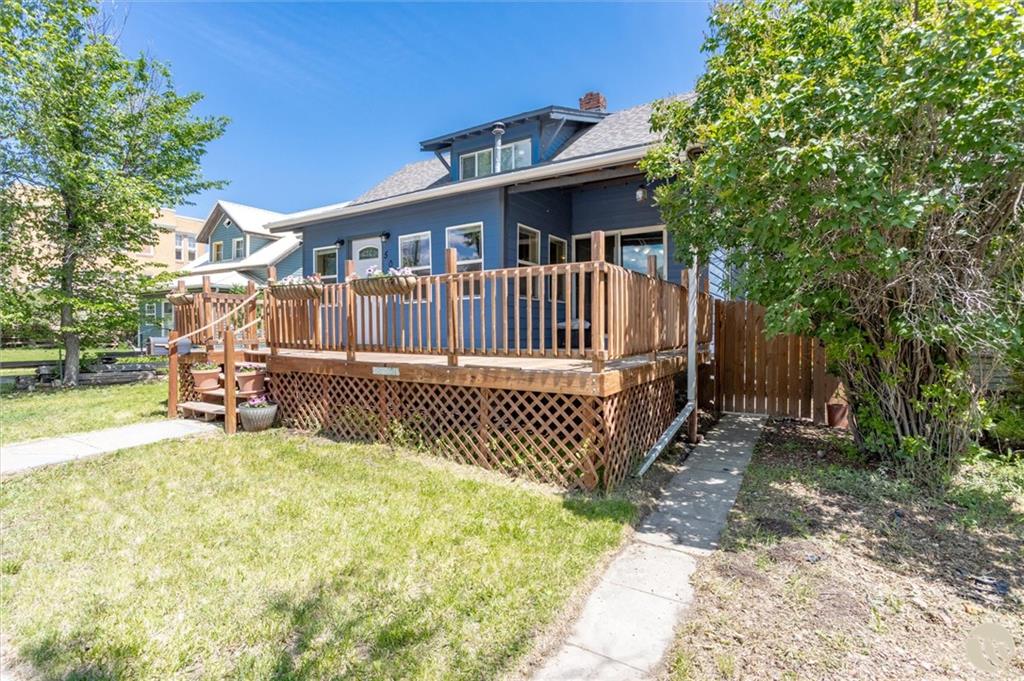 508 1st Street Property Photo 2