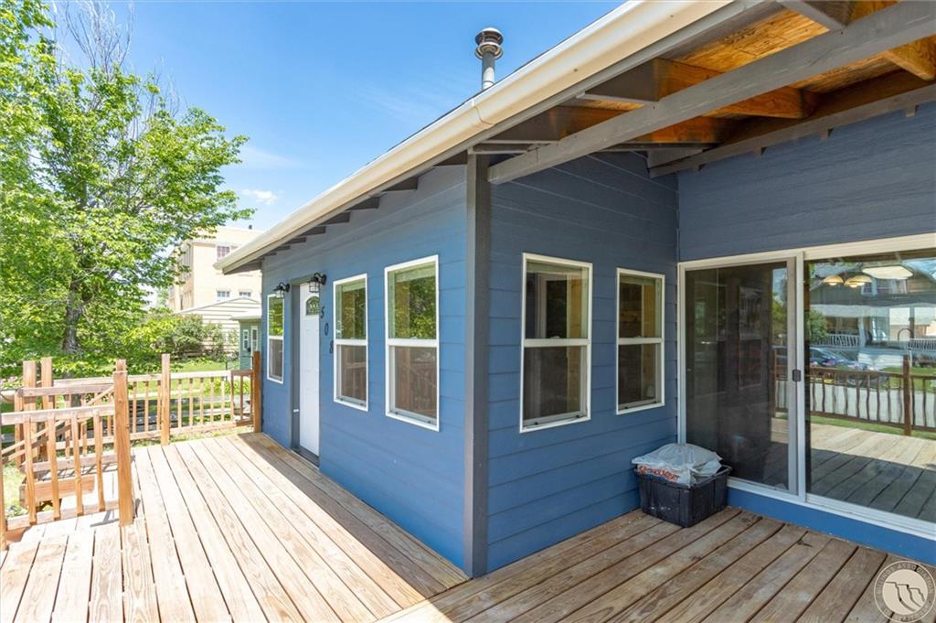 508 1st Street Property Photo 4