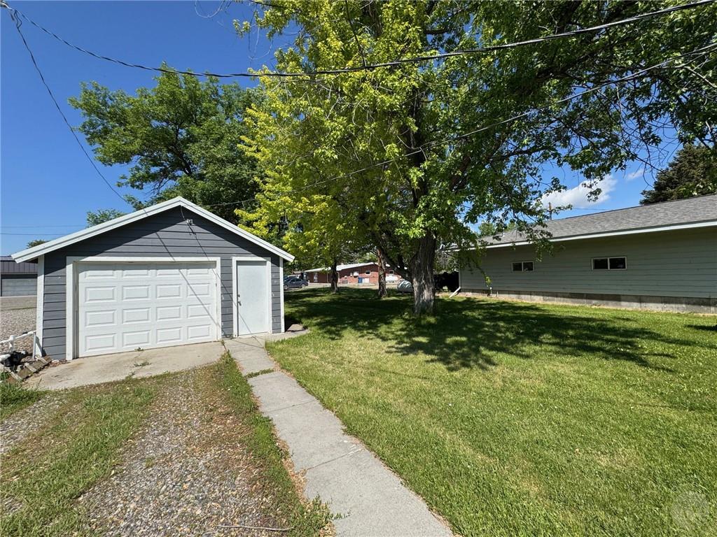 2468 2nd Street Property Photo 5