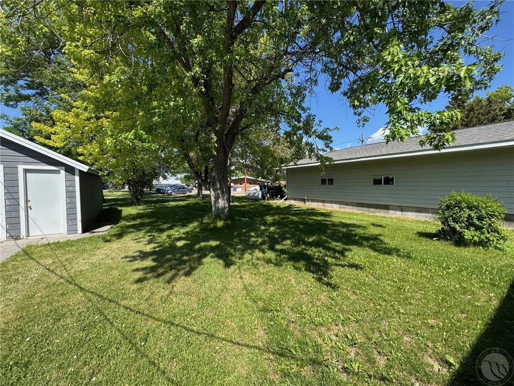 2468 2nd Street Property Photo 7
