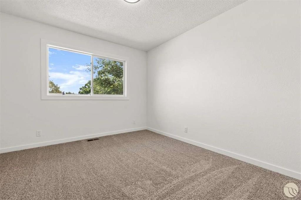 319 Jackson Property Photo 11