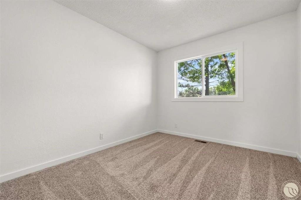 319 Jackson Property Photo 12