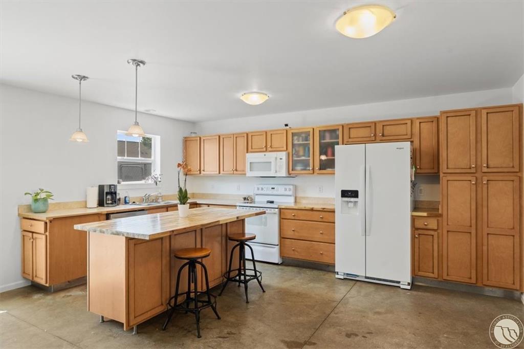 960 Yorkshire Court Property Photo 2