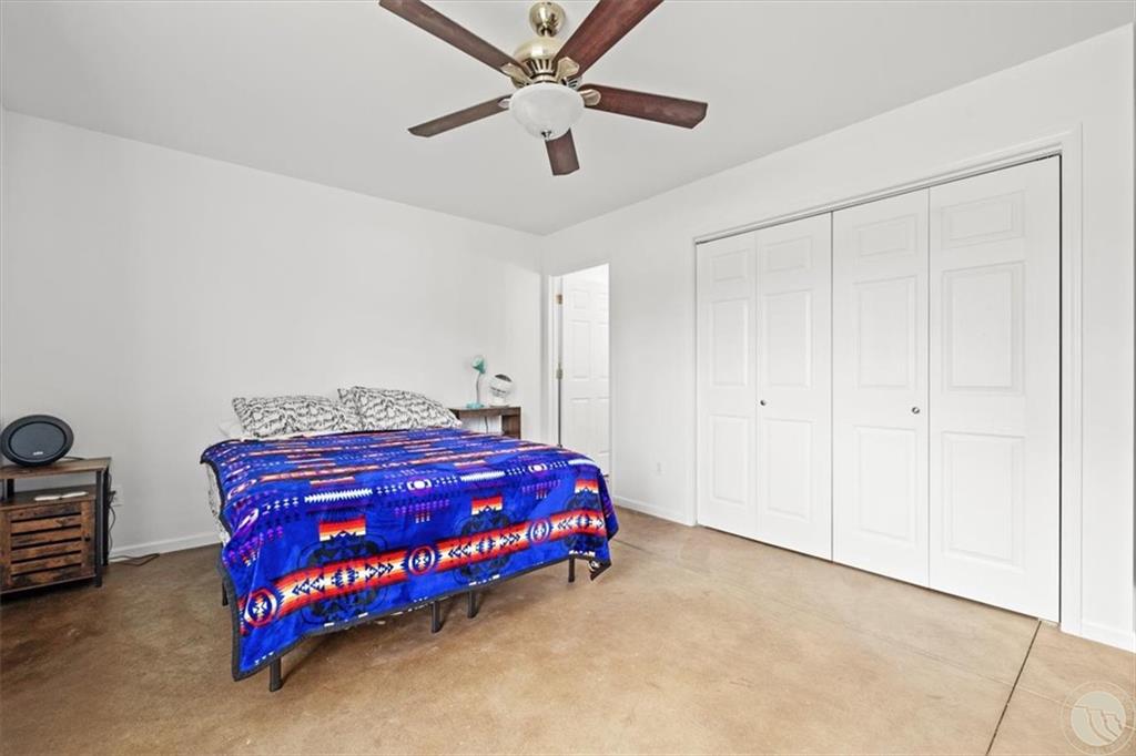 960 Yorkshire Court Property Photo 11
