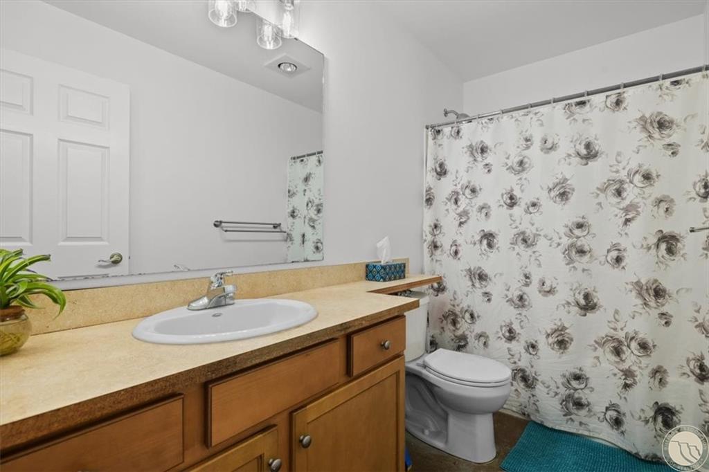 960 Yorkshire Court Property Photo 16
