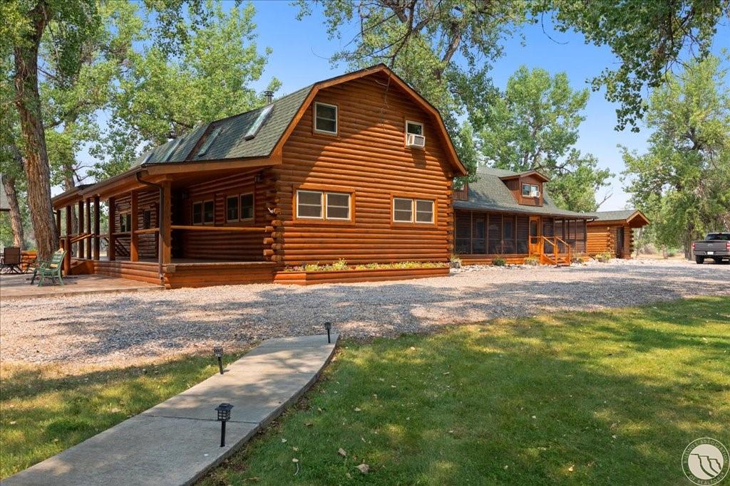 879 Sawyer Loop Property Photo 3