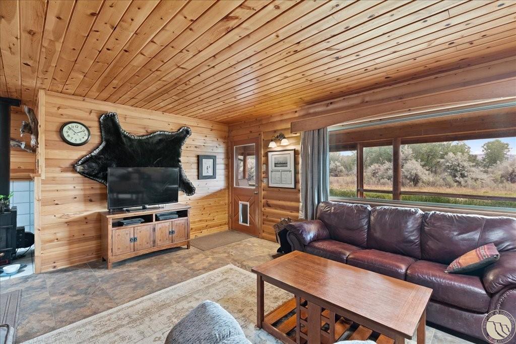 879 Sawyer Loop Property Photo 27