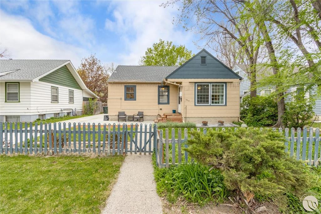 424 Miles Avenue Property Photo 1