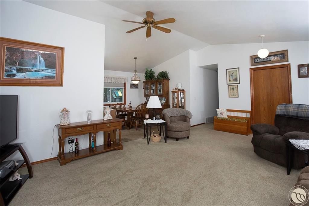 1414 Willow Drive Property Photo 7