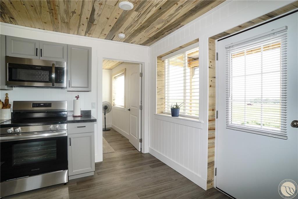 909 Highway 72 Property Photo 9