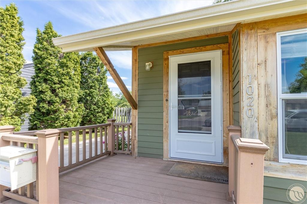 1020 Avenue E Property Photo 3