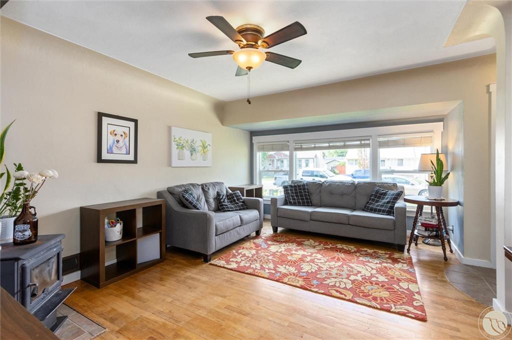 1020 Avenue E Property Photo 5