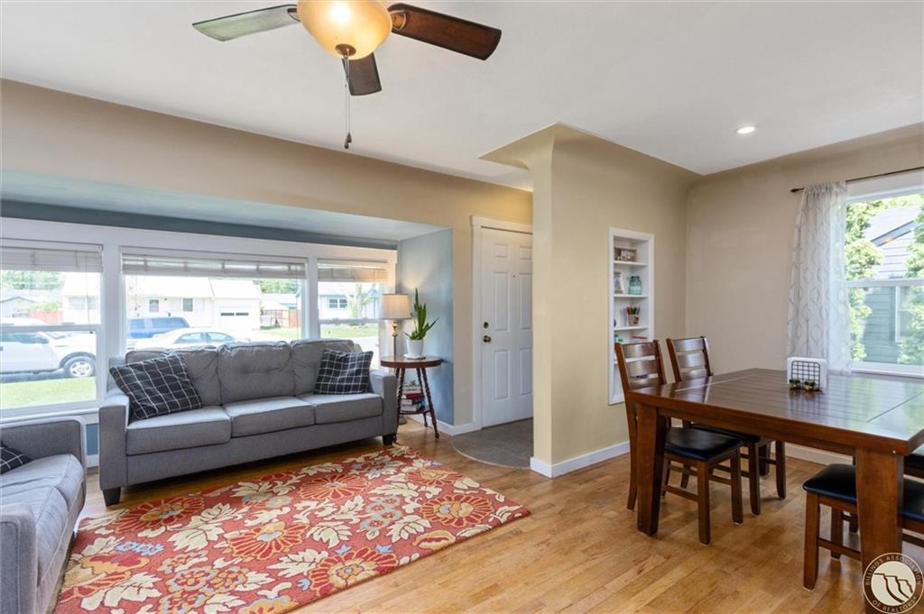 1020 Avenue E Property Photo 6
