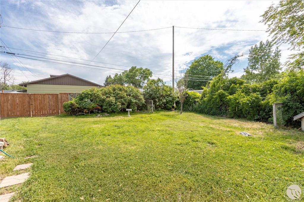 1020 Avenue E Property Photo 27