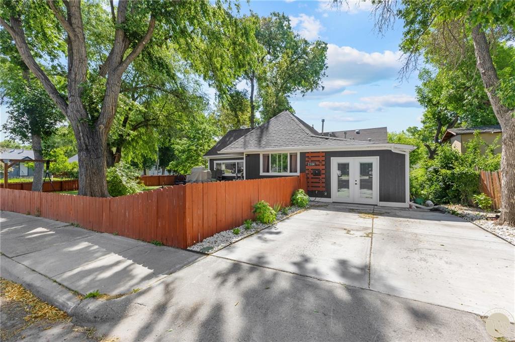2304 10th Property Photo 1