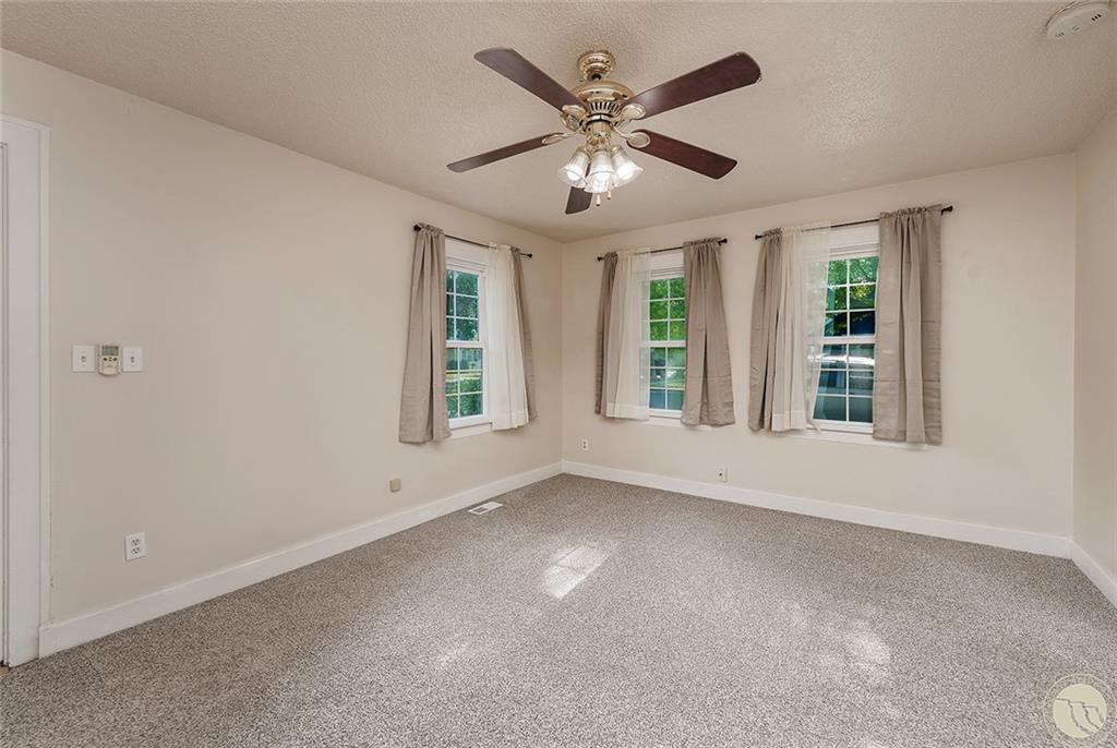 202 Burlington Ave Property Photo 3