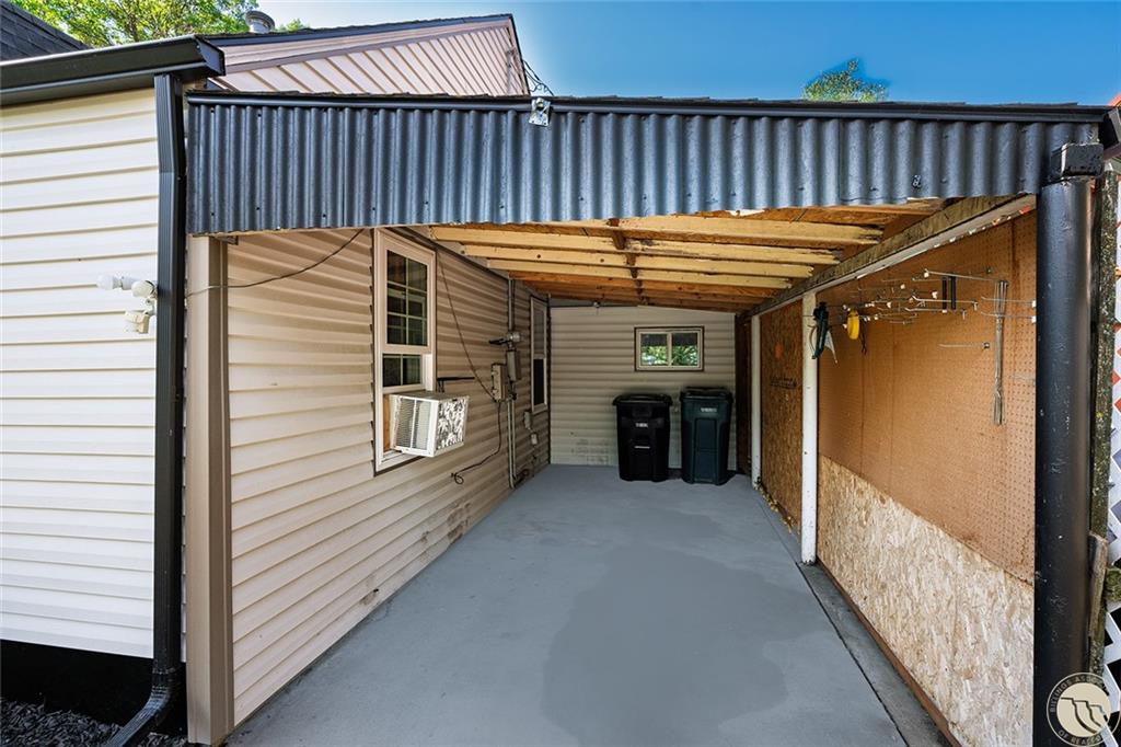 202 Burlington Ave Property Photo 15