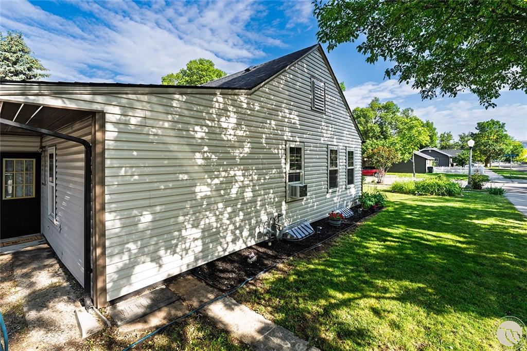 202 Burlington Ave Property Photo 16