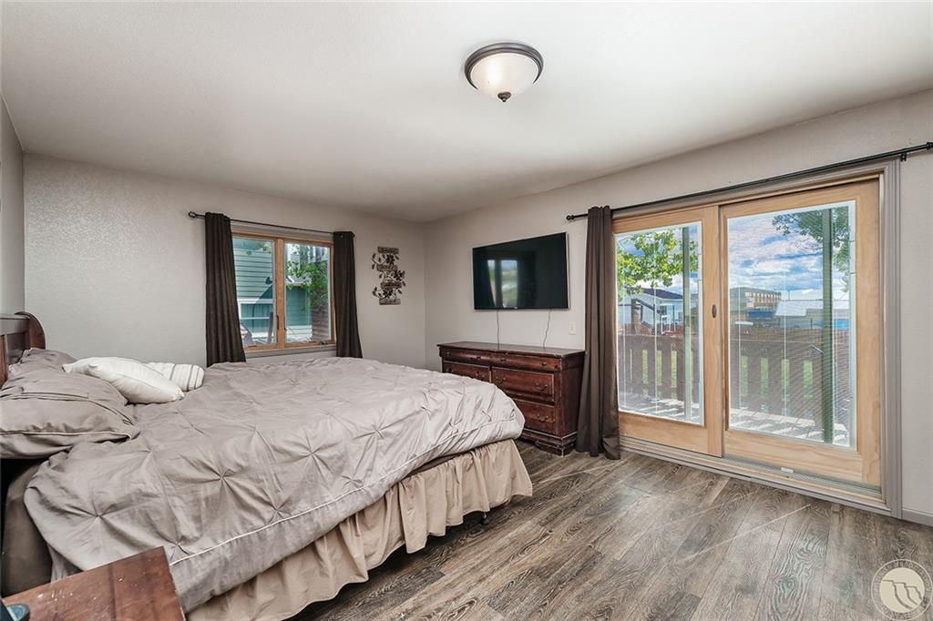 1102 3rd Property Photo 6