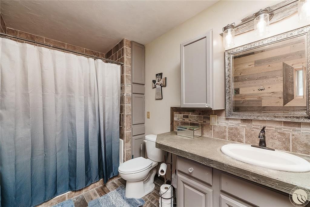 1102 3rd Property Photo 7