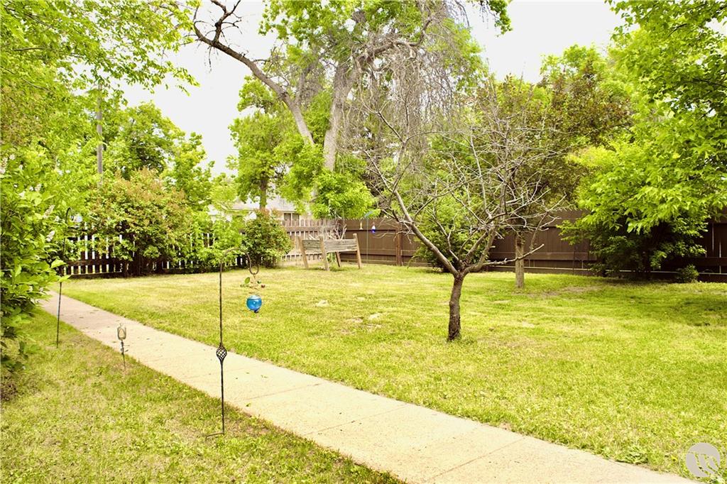 2118 1st Street Property Photo 9