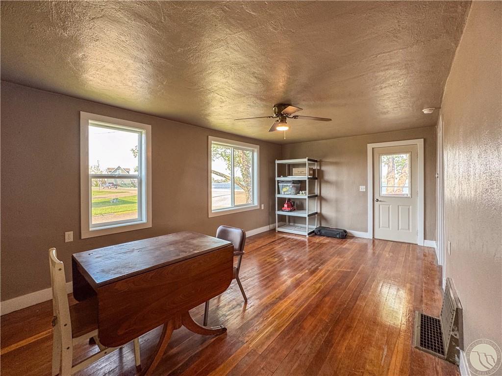 403 Lake Street Property Photo 2