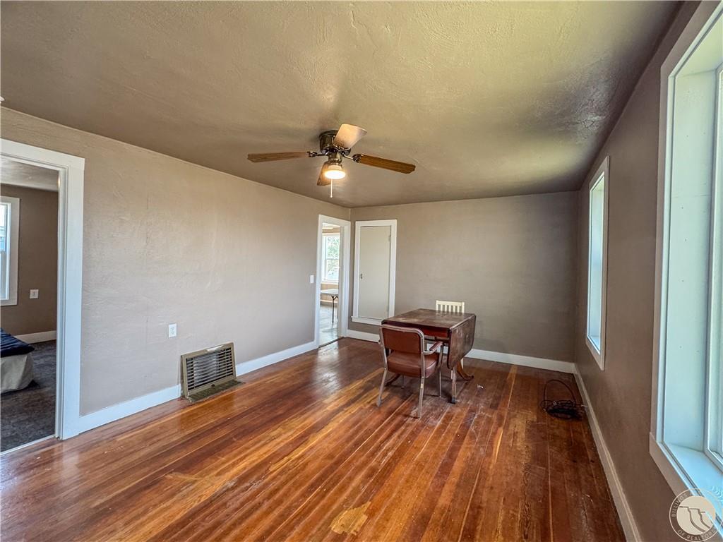 403 Lake Street Property Photo 4